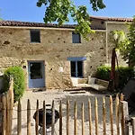 Le Plantier2 Hébergement de vacances Beaulieu-sur-Sonnette