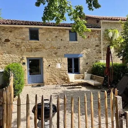 Le Plantier2 Hébergement de vacances Beaulieu-sur-Sonnette